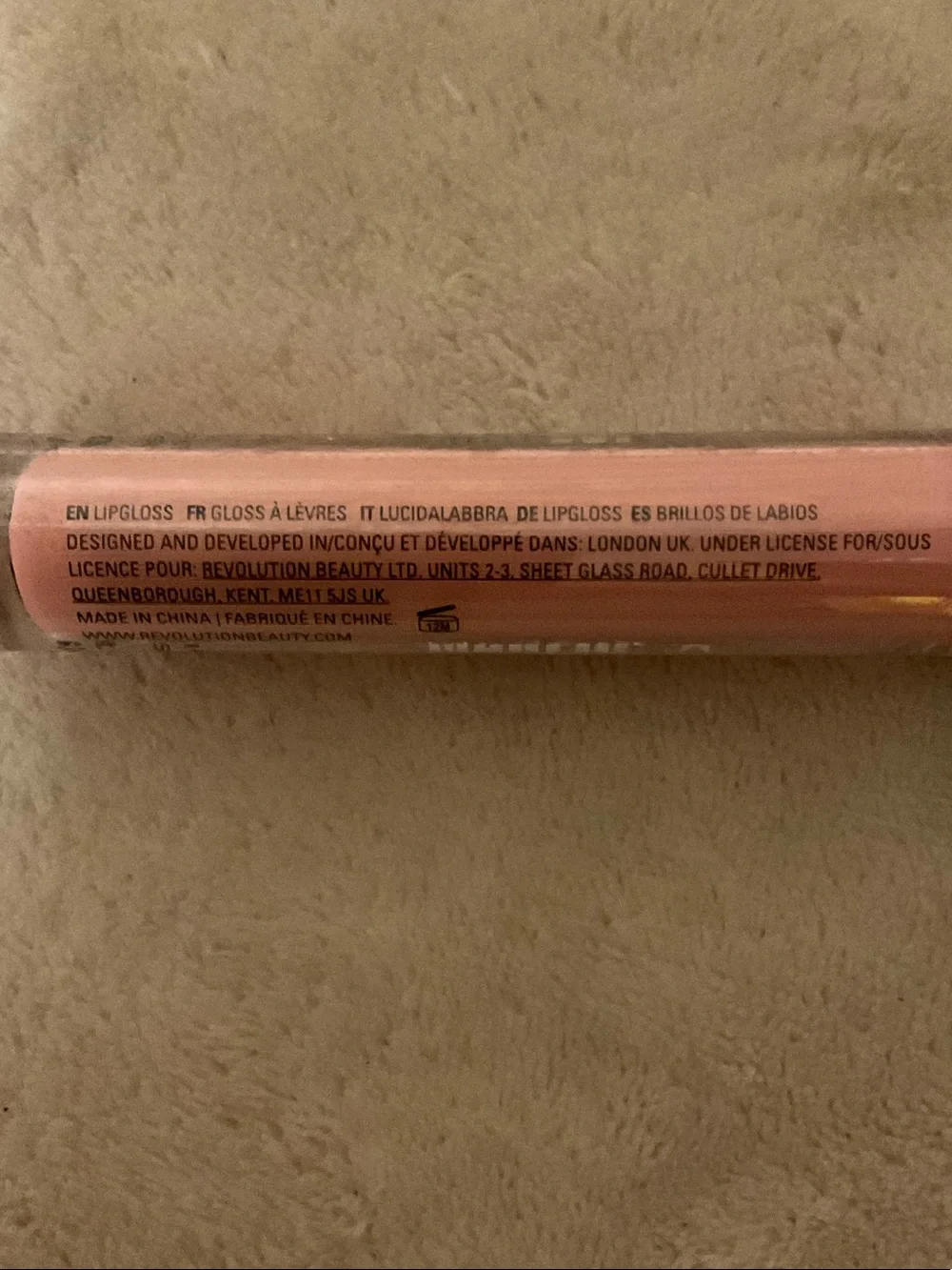 MAKEUP Revolution Hydrating Lip Gloss – Soft Pink Shine